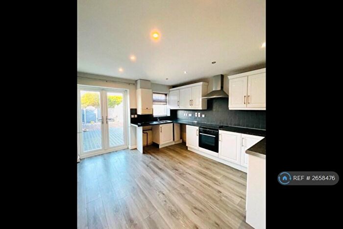 4 Bedroom Semi-Detached House To Rent In Rowms Lane, Swinton, Mexborough, S64
