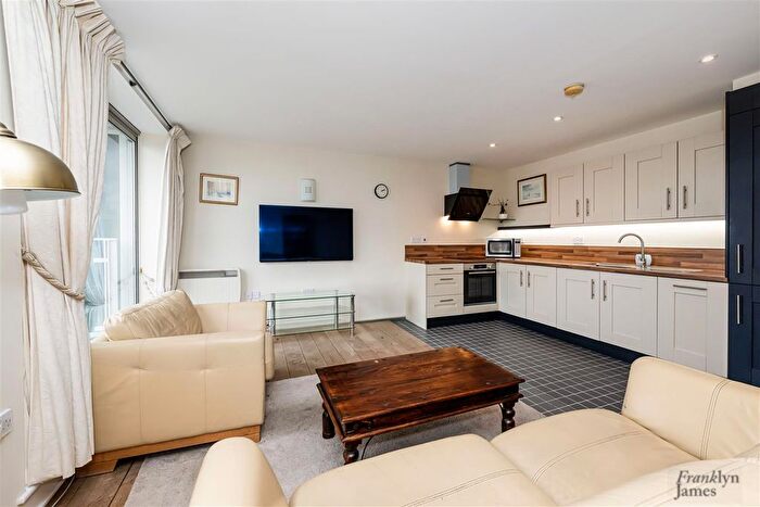 2 Bedroom Flat To Rent In Ionian Building, Narrow Street, London, E14