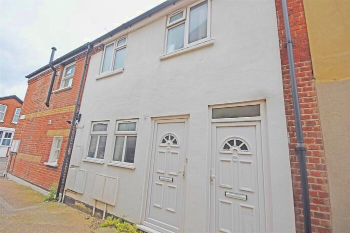 Studio To Rent In Prado Path, Twickenham TW1