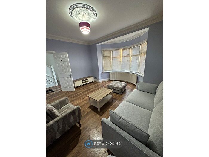 4 Bedroom Terraced House To Rent In Eastern Avenue, Ilford, IG2