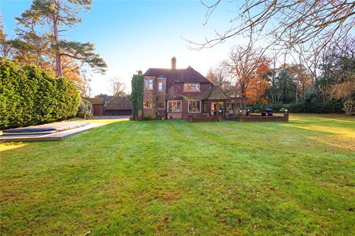 5 Bedroom Detached House To Rent In Byfleet Road, Cobham, Surrey, KT11