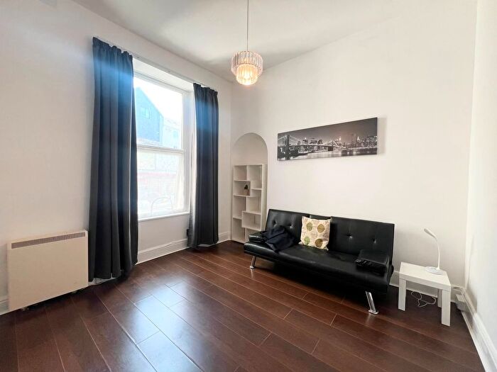 1 Bedroom Flat To Rent In Connaught Avenue, Plymouth, PL4