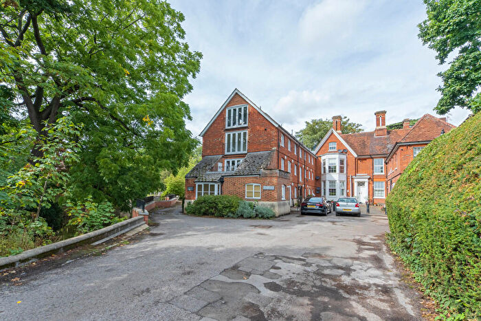 2 Bedroom Apartment To Rent In Abingdon, Oxfordshire., OX14