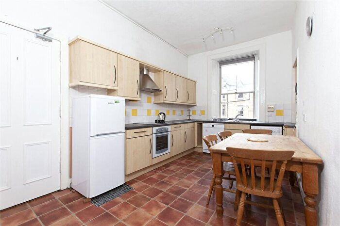 3 Bedroom Flat To Rent In Warrender Park Road, Edinburgh, EH9