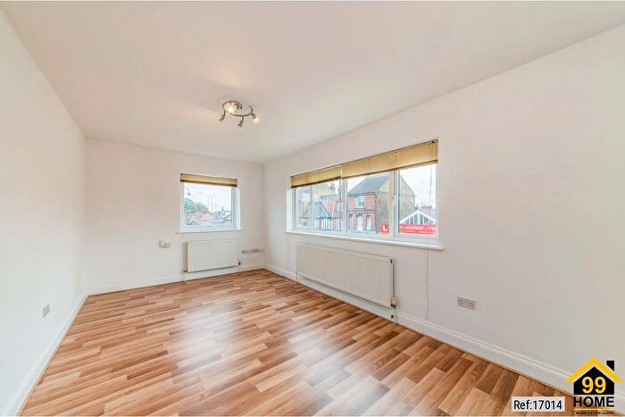 1 Bedroom Flat To Rent In St. Albans Road, Watford, Hertfordshire, WD24
