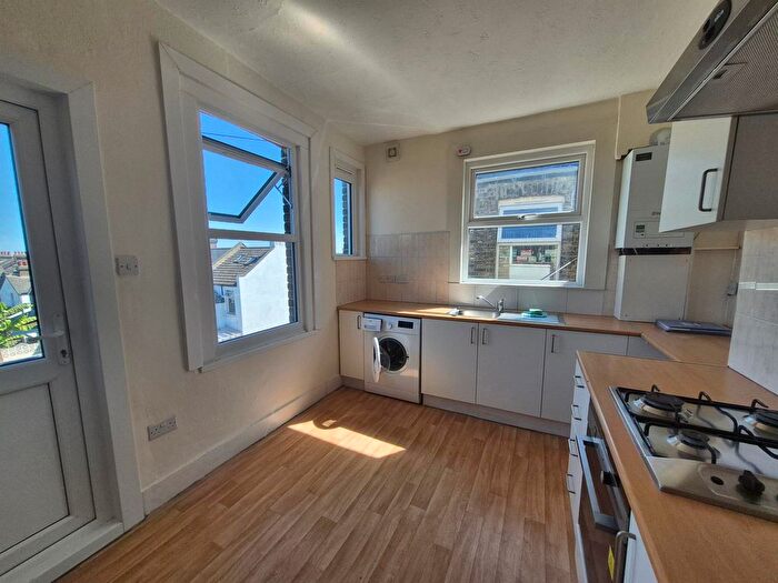 2 Bedroom Flat To Rent In Portland Road, London, SE25