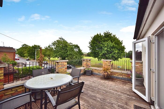 1 Bedroom Flat For Sale In Bull Lane, Eccles, Aylesford, ME20