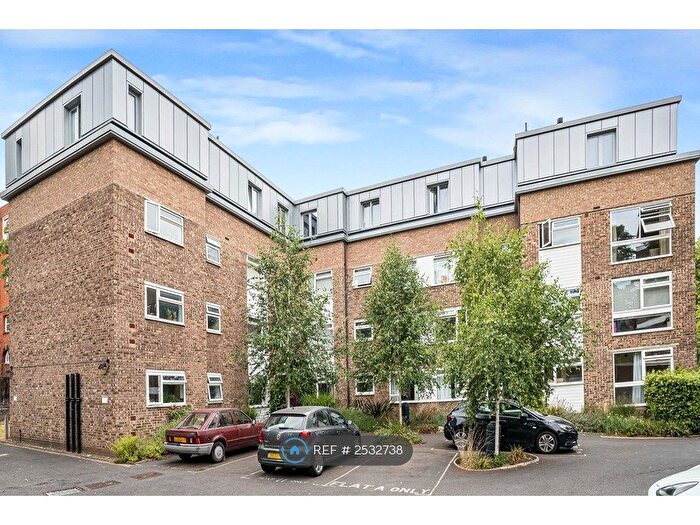 2 Bedroom Flat To Rent In Messenger Court, London, SW15