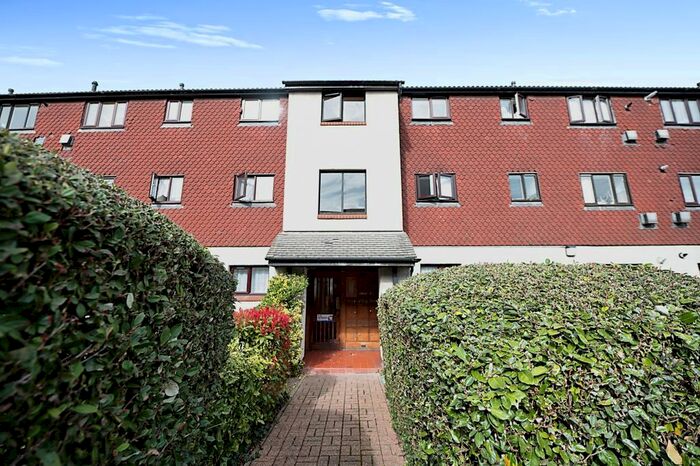 1 Bedroom Flat To Rent In Teviot Avenue, Aveley, South Ockendon, RM15