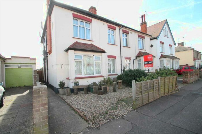 2 Bedroom Flat To Rent In Rylands Road, Southend On Sea, Essex, SS2