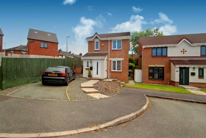 3 Bedroom Detached House To Rent In Hurricane Grove, Tunstall, Stoke-On-Trent, ST6