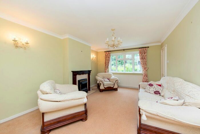 3 Bedroom Property To Rent In Burstow Road, SW20