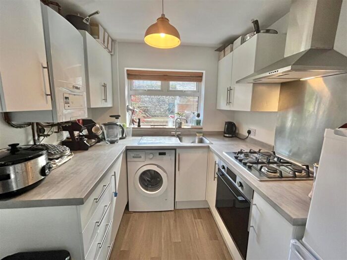 2 Bedroom Terraced House For Sale In Lambgates, Hadfield, Glossop, SK13