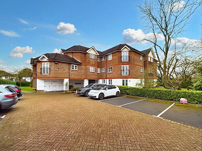 2 Bedroom Flat To Rent In Longcrofte Road, Bartholomew Court Longcrofte Road, HA8