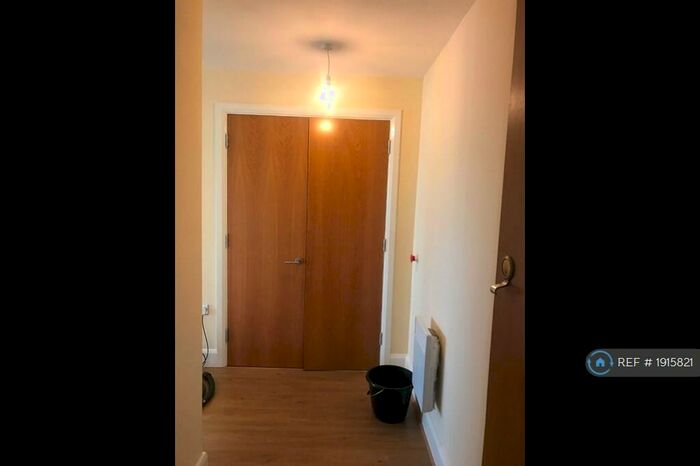 3 Bedroom Flat To Rent In Gilford House, Ilford, IG1