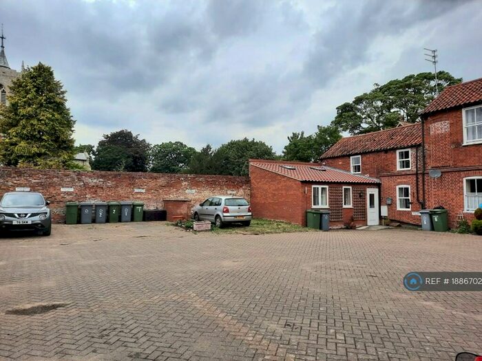 3 Bedroom Semi-Detached House To Rent In Red Lion Yard, Aylsham, NR11