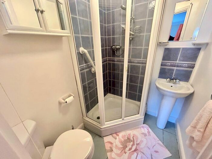 2 Bedroom Flat For Sale In Rhos Promenade, Rhos On Sea, Colwyn Bay, LL28