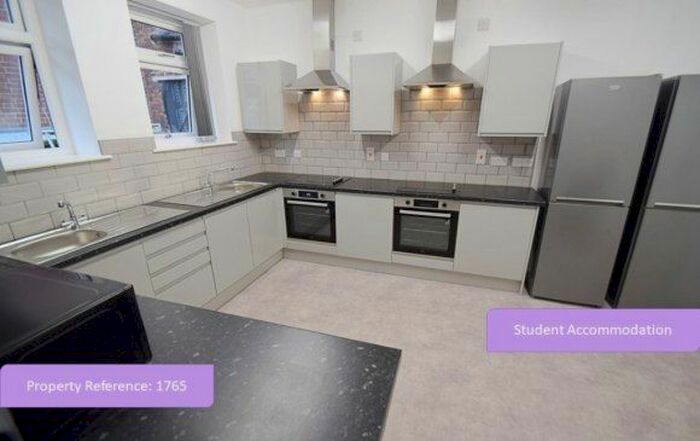 12 Bedroom Semi-Detached House To Rent In King Street, Newcastle-Under-Lyme, Staffordshire, ST5