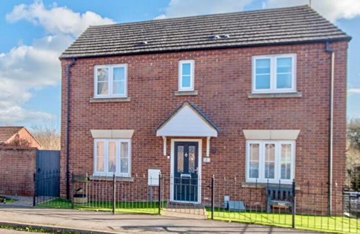 3 Bedroom Semi-Detached House For Sale In The Ride, Desborough, Kettering, NN14