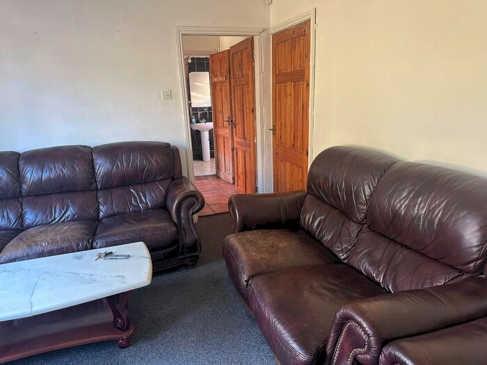 4 Bedroom Semi-Detached House To Rent In The Wayne Way, Leicester, LE5