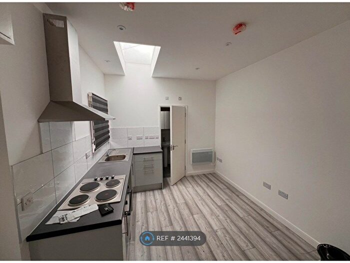 Studio To Rent In Green Lane, Goodmayes, IG3