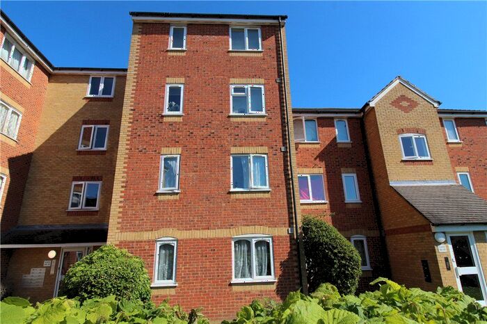 Studio To Rent In Burket Close, Southall, Middlesex, UB2