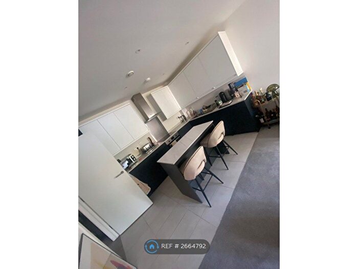 1 Bedroom Flat To Rent In Russell Hill, Purley, CR8
