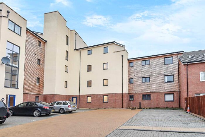 2 Bedroom Apartment To Rent In Quercetum Close, Aylesbury, HP19