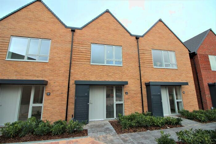 2 Bedroom Town House To Rent In Winterbourne Drive, Westhoughton, BL5