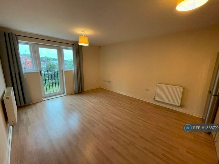 2 Bedroom Flat To Rent In Sovereign Point, Sheffield, S6