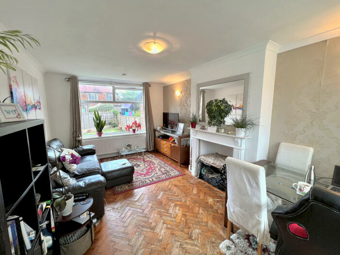 3 Bedroom Semi-Detached House To Rent In Greylands Road, Manchester, M20