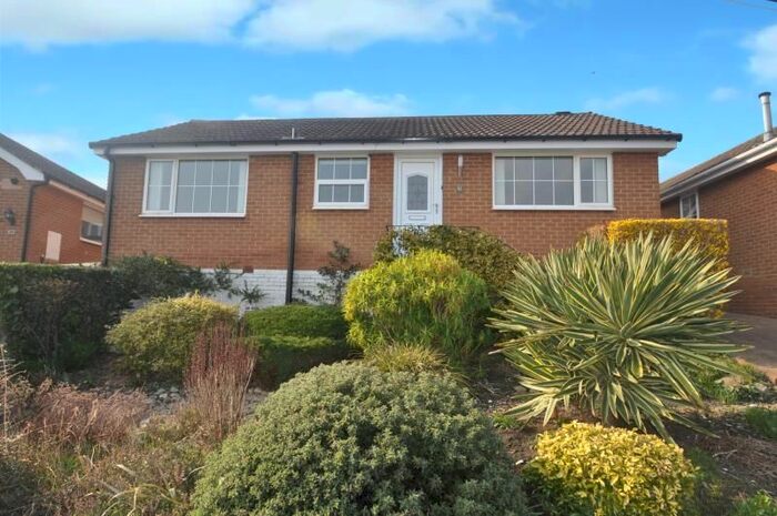 2 Bedroom Detached Bungalow To Rent In Stonebeck Avenue, Harrogate, North Yorkshire, HG1