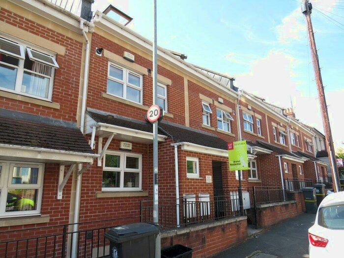 2 Bedroom Apartment To Rent In Bedminster, Berkeley Place, BS3