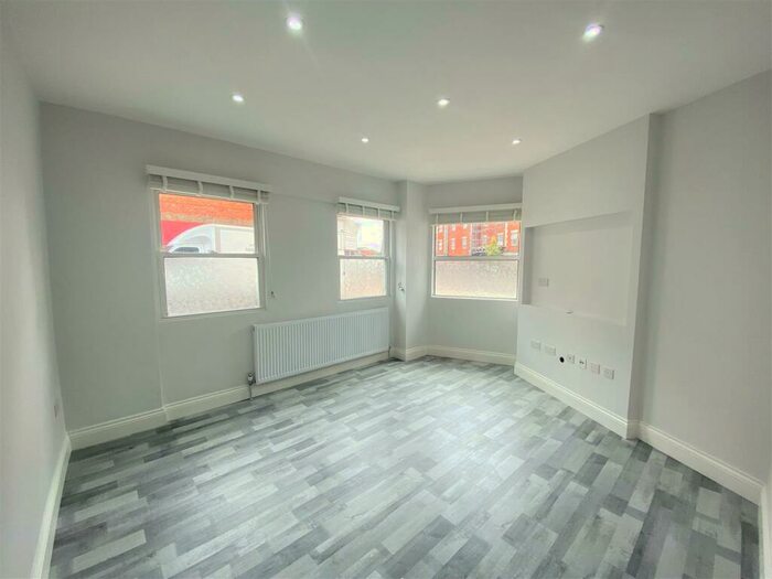 1 Bedroom Flat To Rent In Harrow Road, Kensal Green, NW10