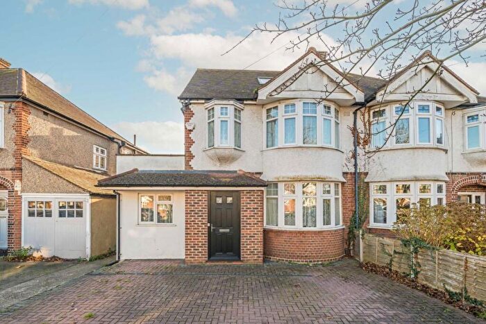 5 Bedroom House For Sale In Fairmead, Surbiton, KT5