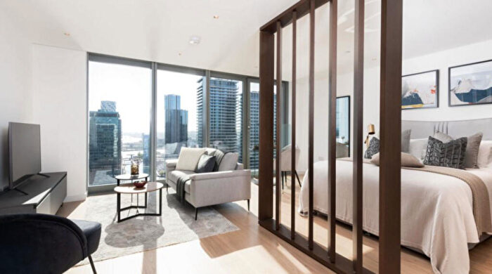 1 Bedroom Apartment To Rent In Landmark Square, London, E14