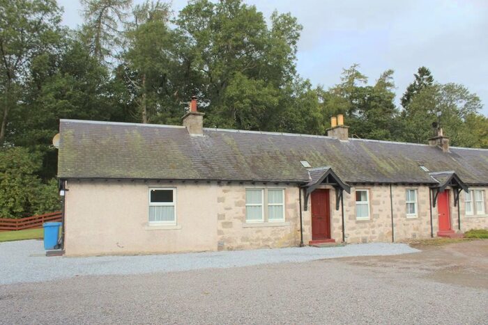 2 Bedroom Cottage To Rent In , IV12