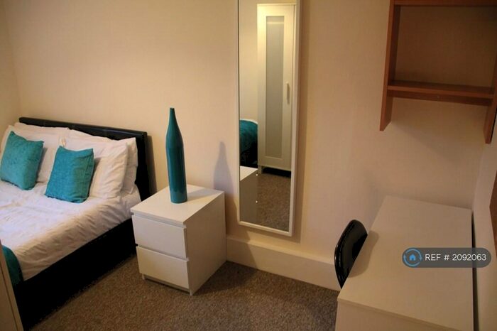 6 Bedroom Terraced House To Rent In Gadd Street, Nottingham, NG7