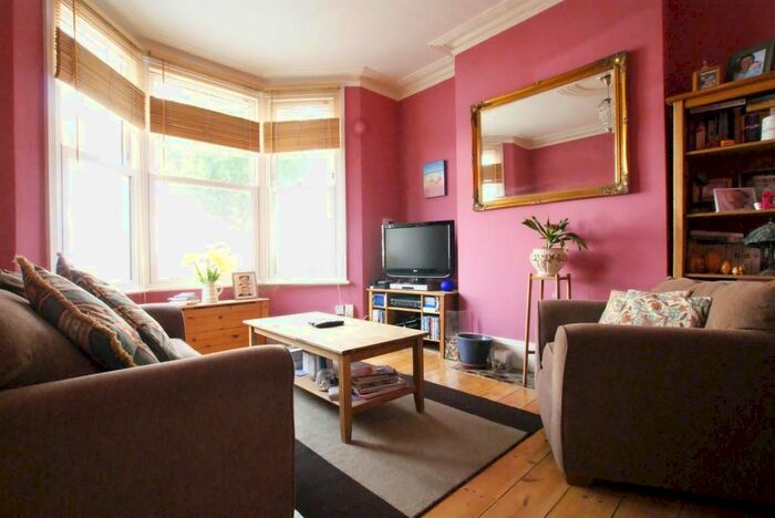 1 Bedroom Flat To Rent In Fairbourne Road, Tottenham N17