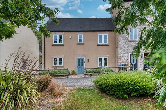 3 Bedroom Semi Detached House For Sale In Jacksons Ley, Middleton, DE4