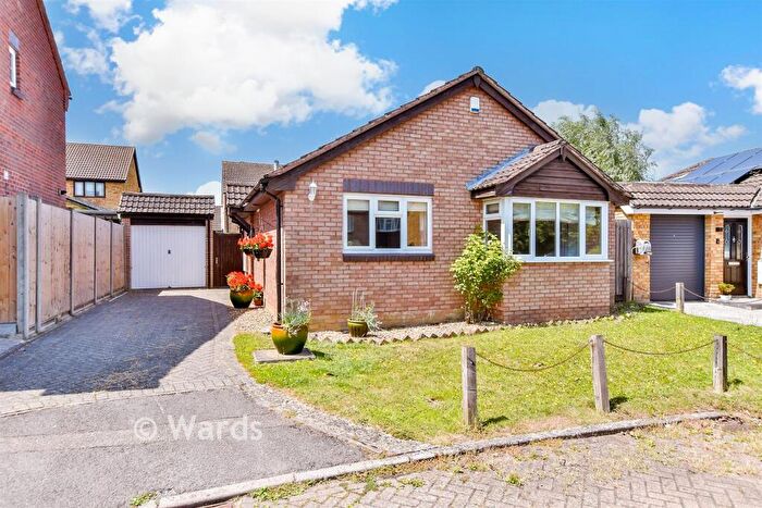 2 Bedroom Detached Bungalow For Sale In Poachers Close, Chatham, Kent, ME5