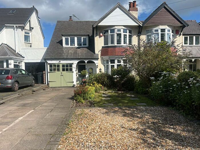 3 Bedroom Semi-Detached House For Sale In Hagley Road, Hayley Green, Halesowen, B63