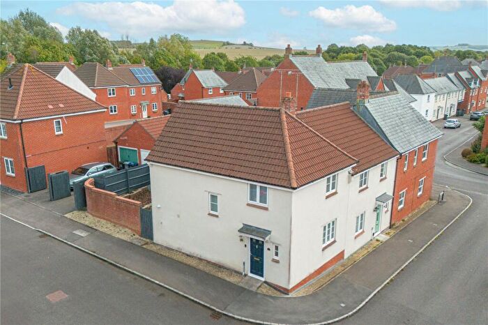 3 Bedroom End Of Terrace House For Sale In Freeman Road, Devizes, Wiltshire, SN10
