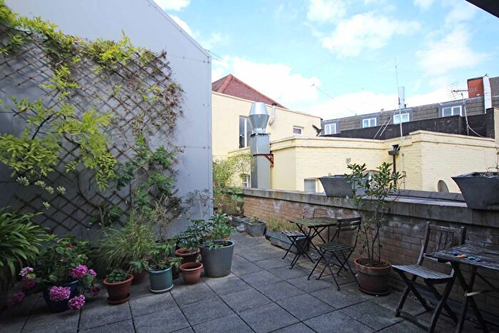 1 Bedroom Flat To Rent In High Street, Acton, W3