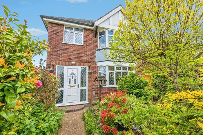 3 Bedroom Detached House For Sale In Spring Grove Crescent, Kidderminster, DY11