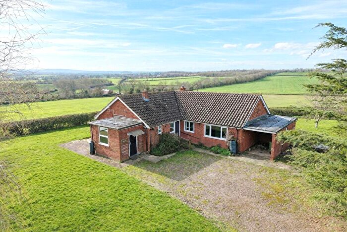 4 Bedroom Bungalow For Sale In School Lane, Forthampton, Gloucester, Gloucestershire, GL19