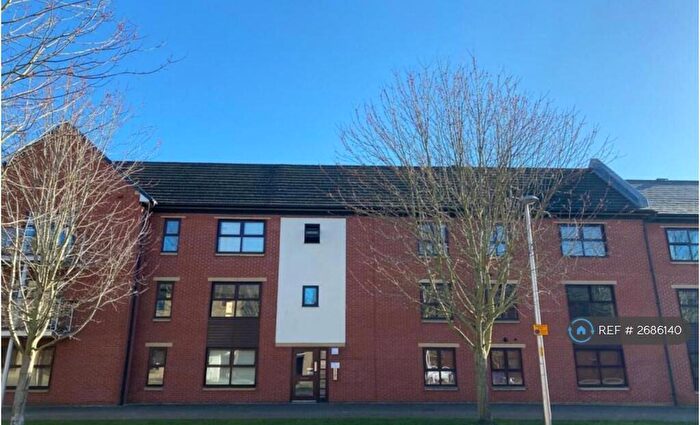 2 Bedroom Flat To Rent In The Approach, Northampton, NN5