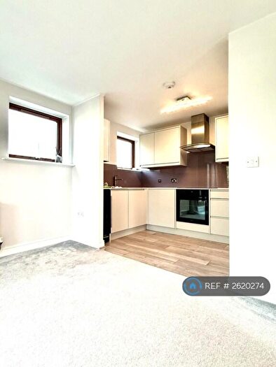 2 Bedroom Flat To Rent In Finlay Court, Crawley, RH10
