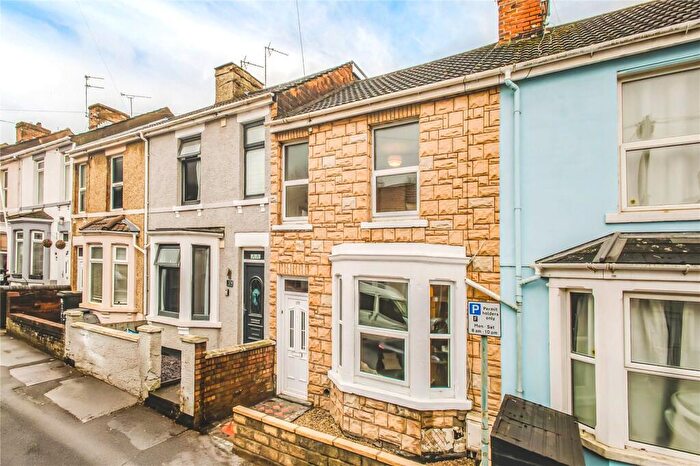 3 Bedroom Terraced House For Sale In Clifton Street, Kingshill, SN1
