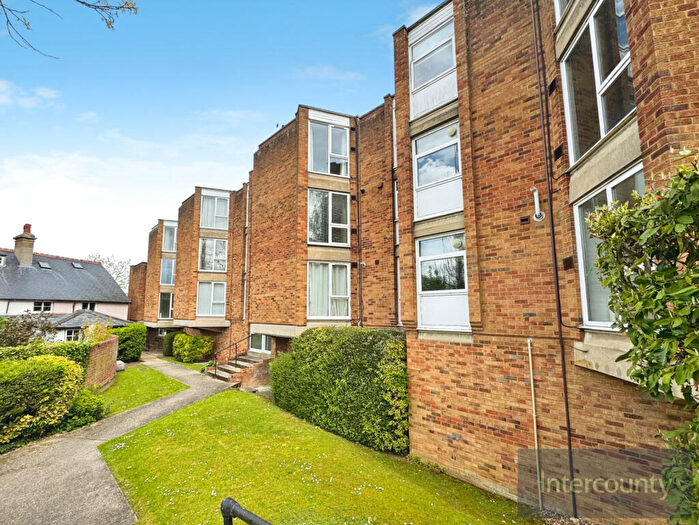 2 Bedroom Apartment To Rent In High Street, Saffron Walden, Essex, CB10